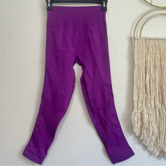 LULULEMON Zone In Crop Compression Leggings Tender Violet Size 4 - Picture 4 of 12